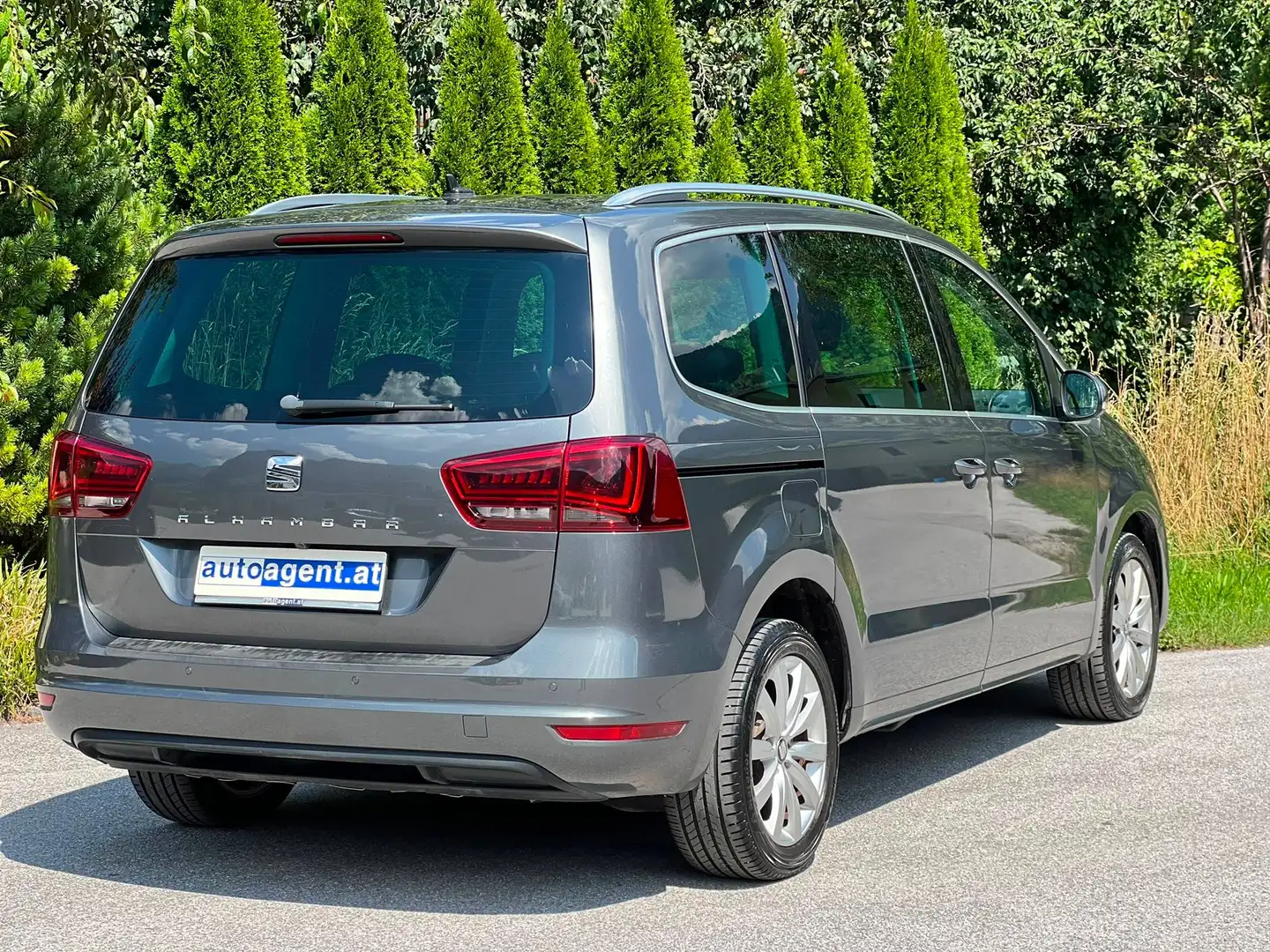 SEAT Alhambra Alhambra Executive 2,0 TDI AHK SHZ WinterPaket Grau - 2