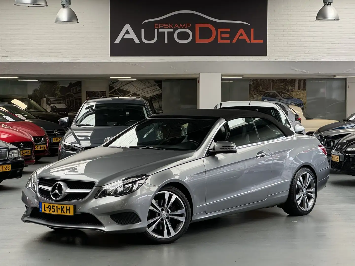 Mercedes-Benz E 200 Cabrio Edition Sport Grau - 2