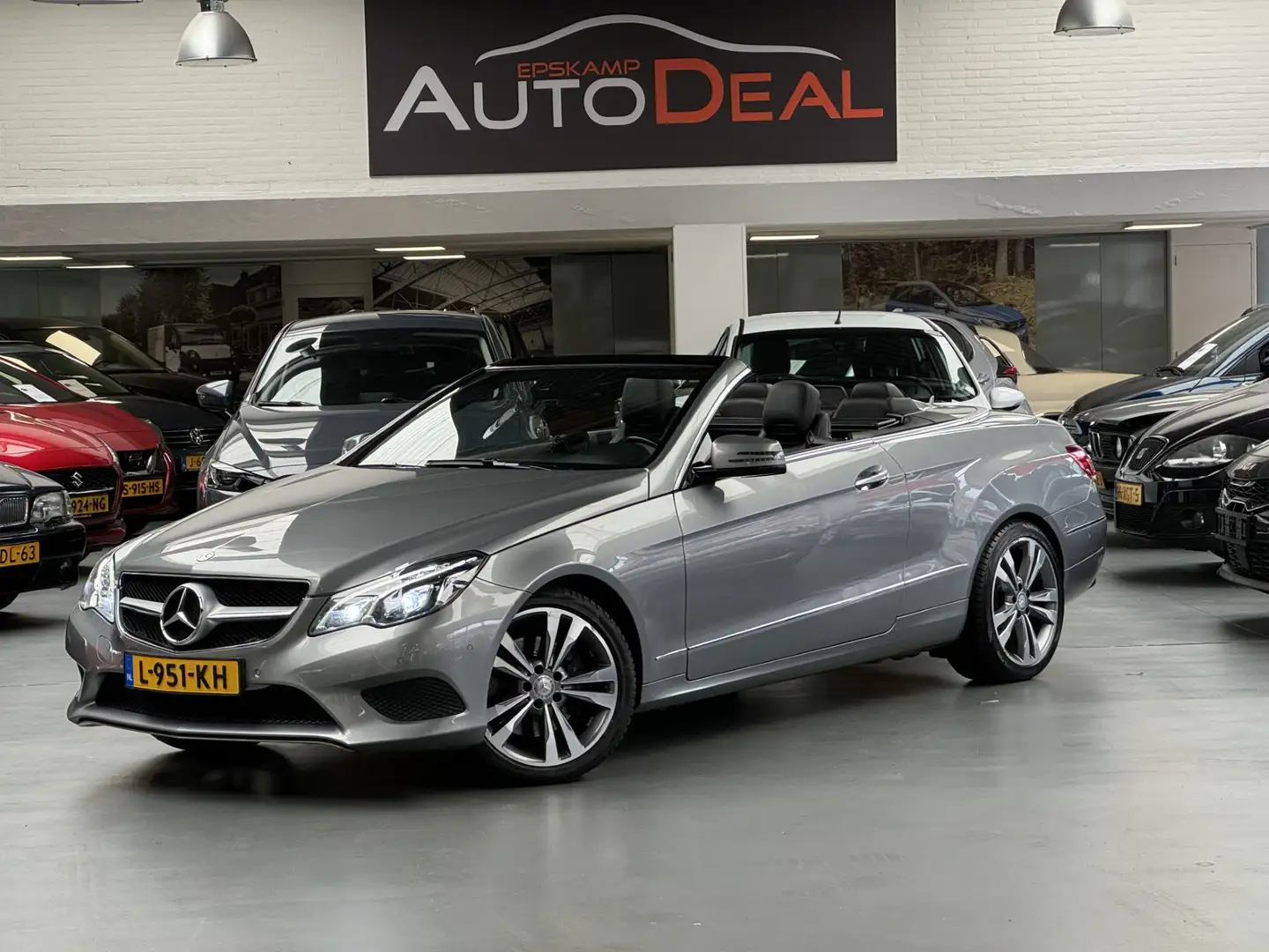 Mercedes-Benz E 200 Cabrio Edition Sport Grau - 1