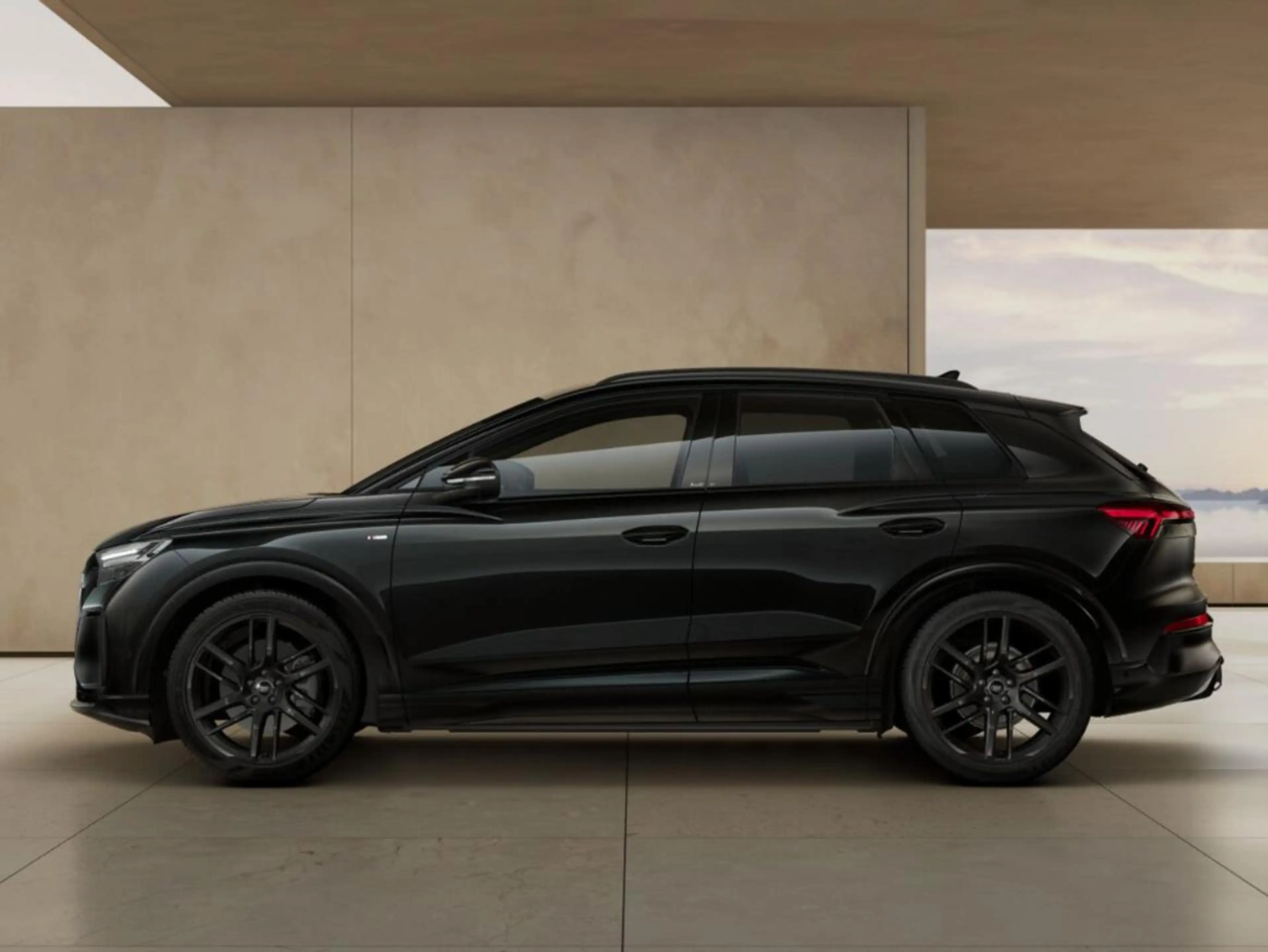 Audi Q4 e-tron S edition e-tron 45 82 kWh 210 kW / 286 PK SUV Ele — photo 2