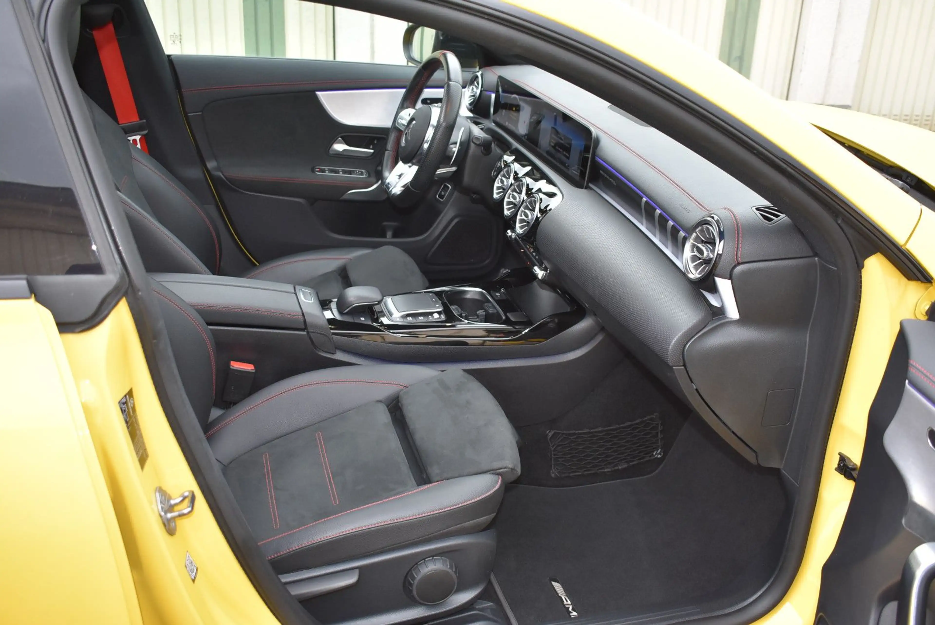 Mercedes-Benz CLA 45 AMG CLA 45 AMG 4Matic,Panorama,Kamera,Night-Paket,19" — photo 14