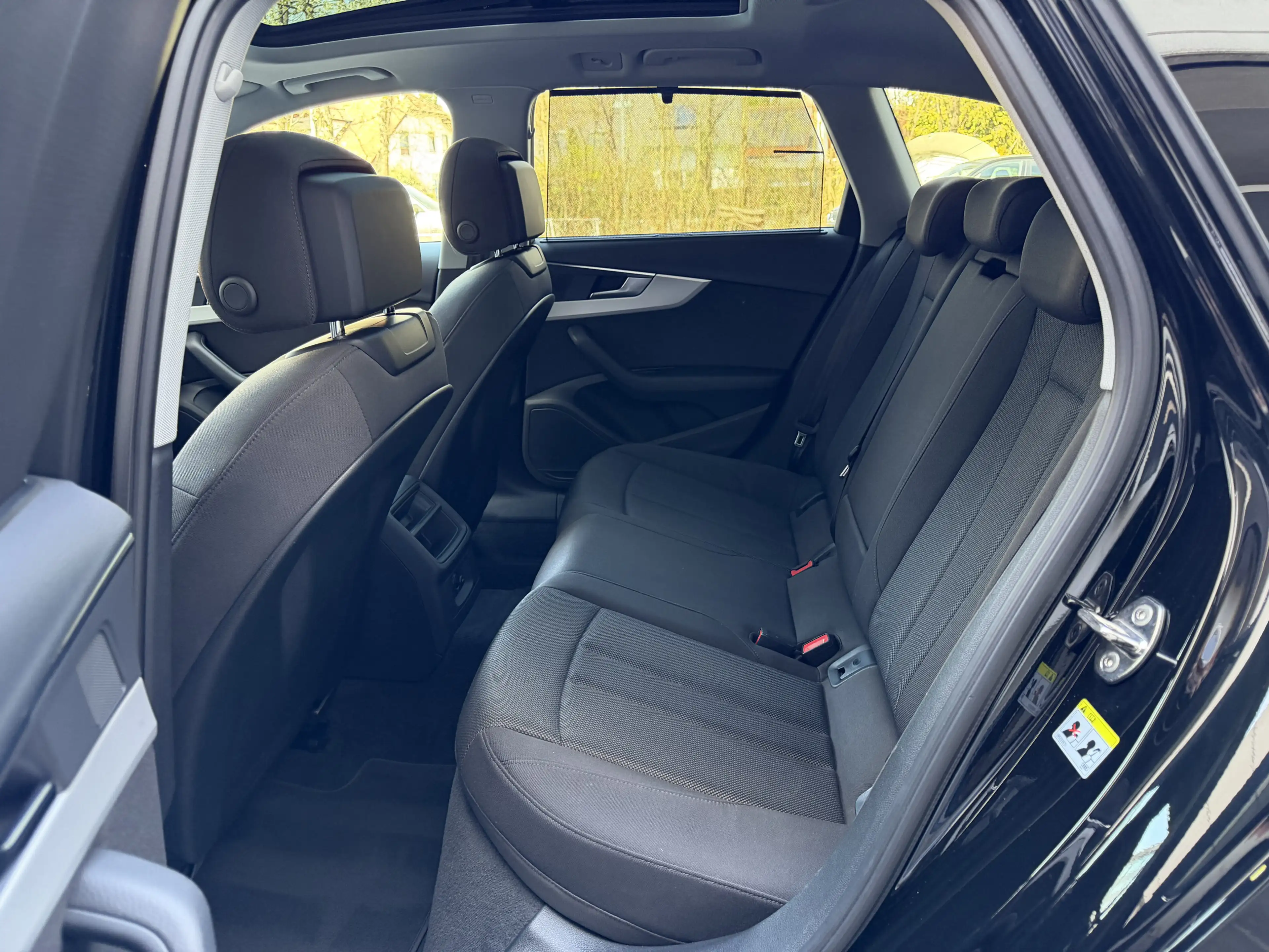 Audi A4 35 TDI Advanced LED Navi Pano Sitzheizung AHK — photo 15