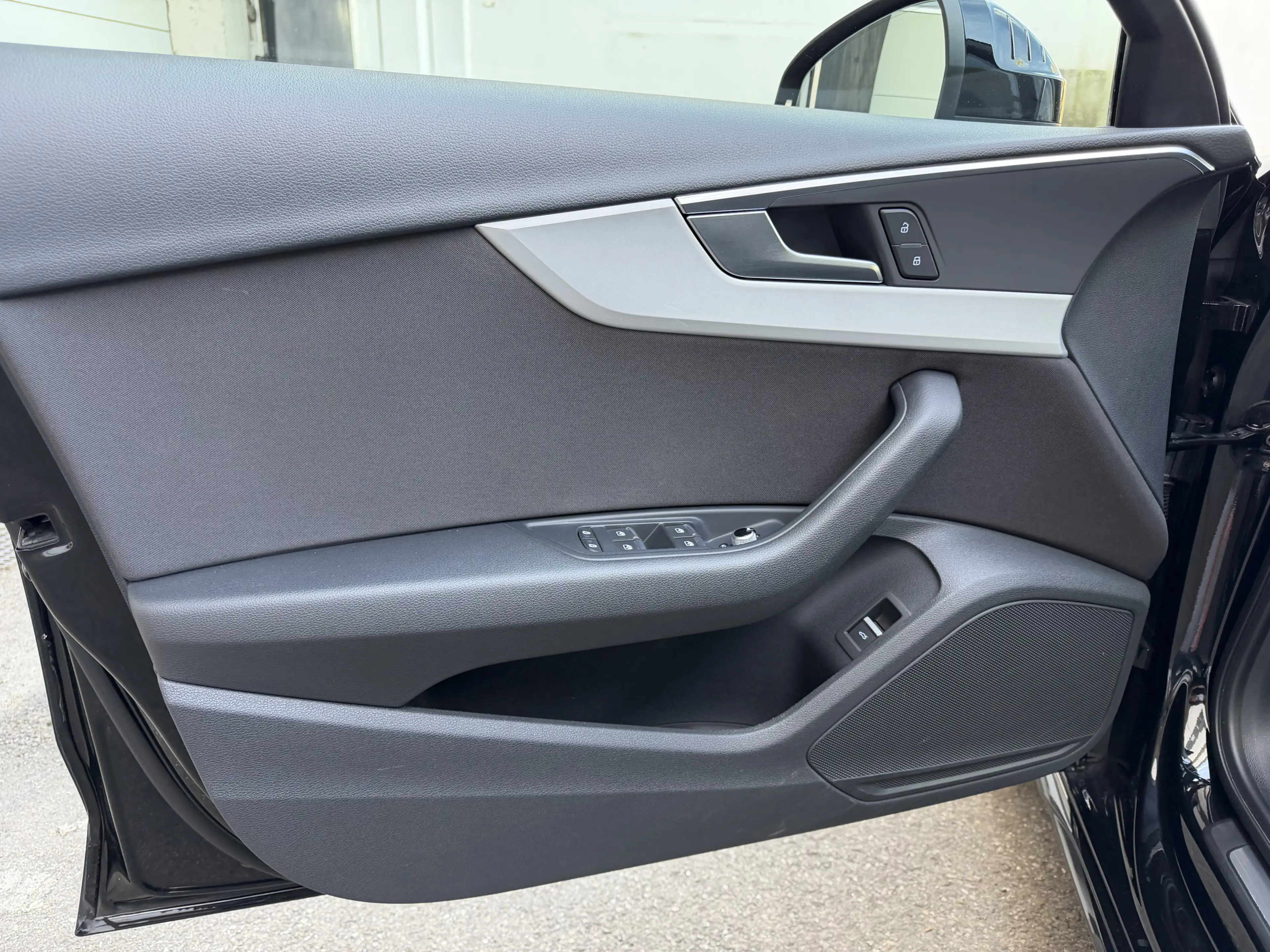 Audi A4 35 TDI Advanced LED Navi Pano Sitzheizung AHK — photo 11
