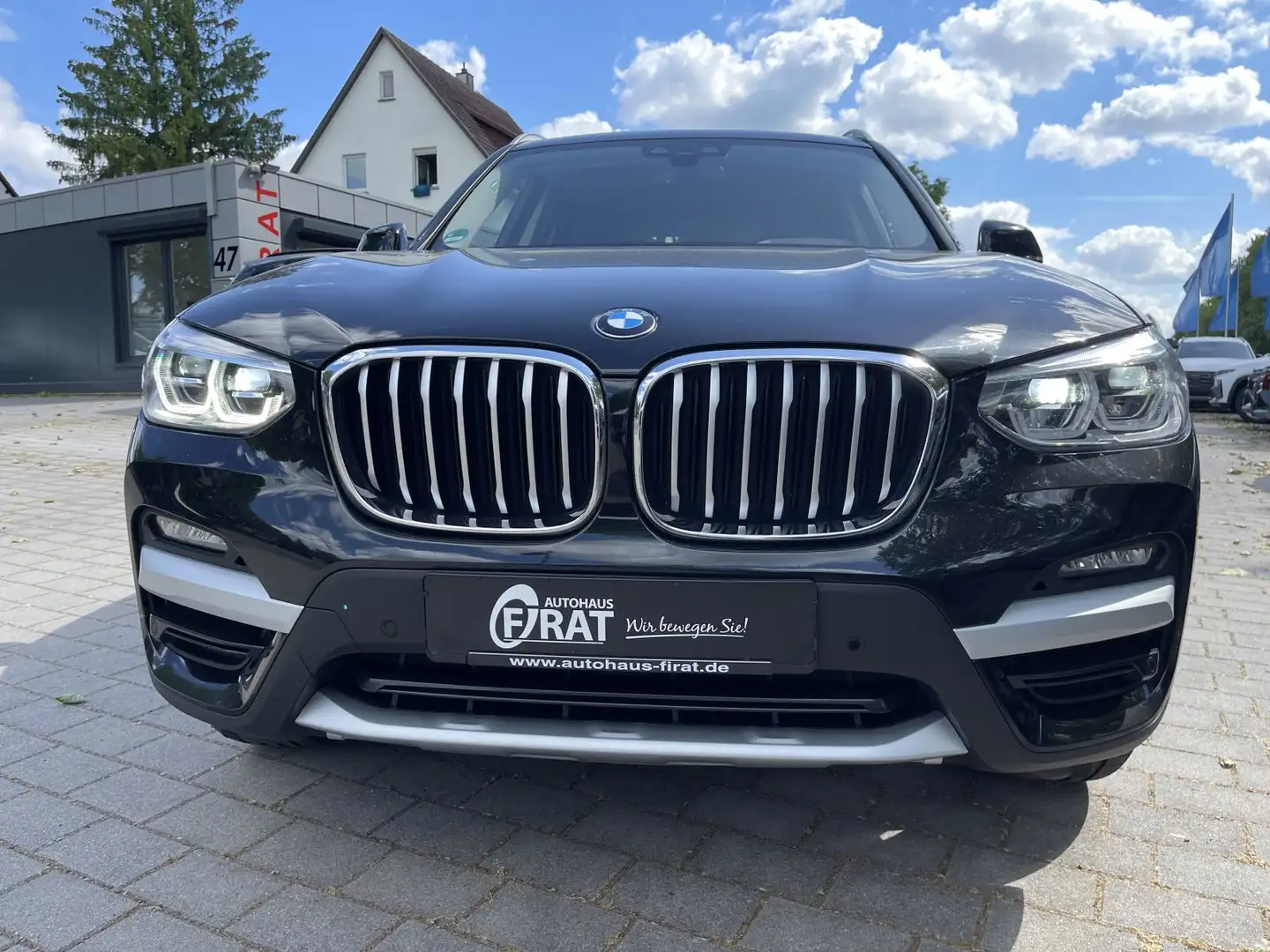 BMW X3 xDrive 30 d xLine Zwart - 1