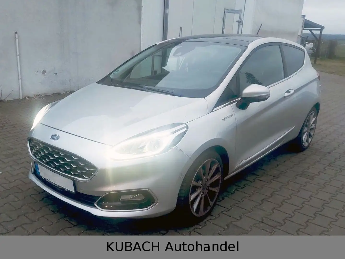 Ford Fiesta Vignale, ZAHNR.NEU, LEDER, PANO, KLIMA Silber - 1