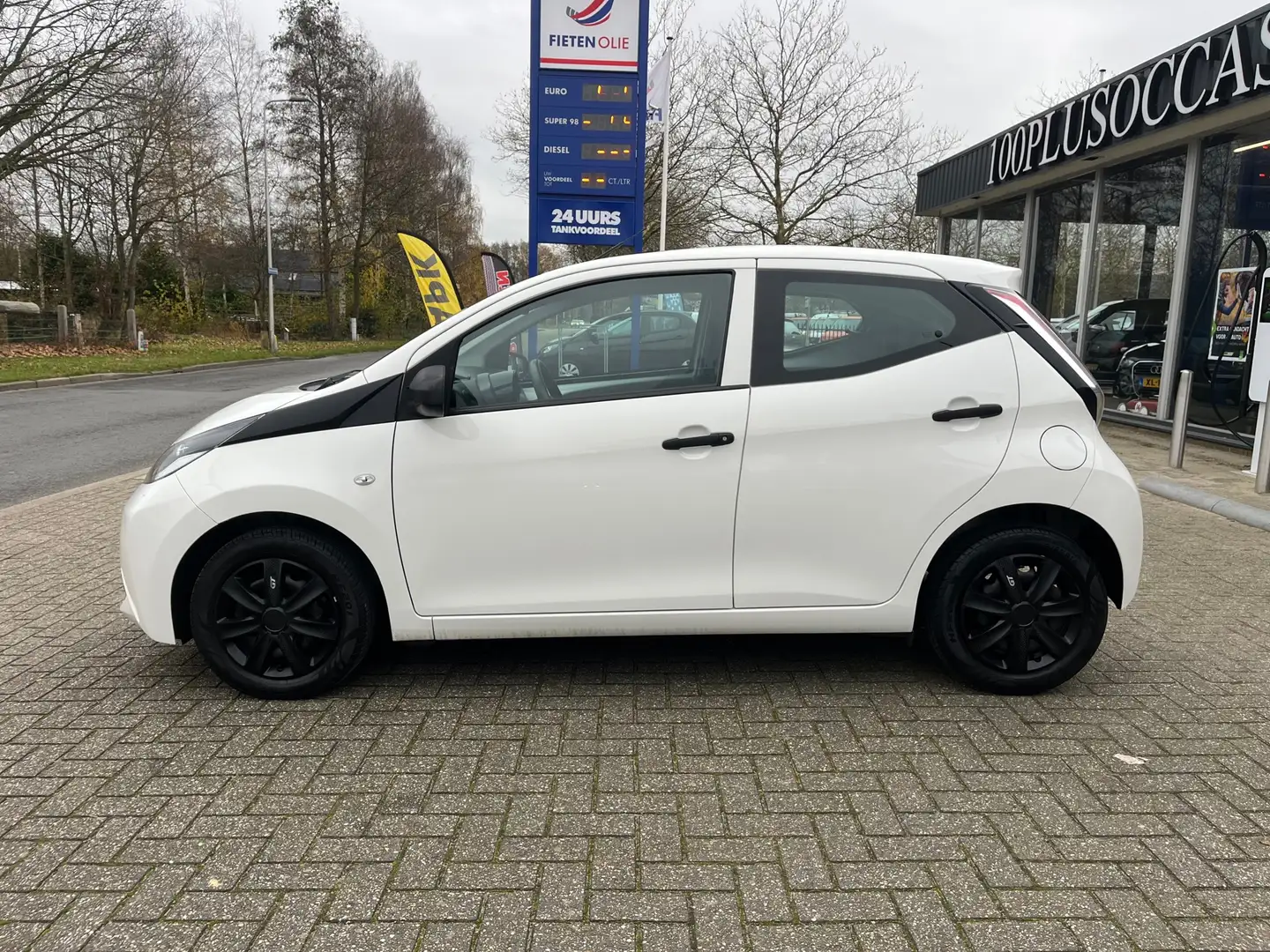 Toyota Aygo 1.0 VVT-i x | Airco | Kleine beurt | Nwe koppeling Wit - 2