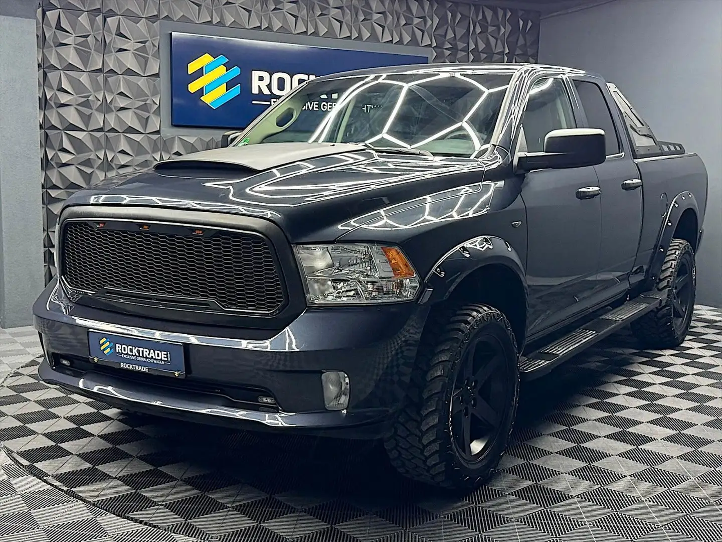 Dodge RAM 3.6 V6 4x4 LONGBED Offroad *LPG*6 Sitze* Gris - 1