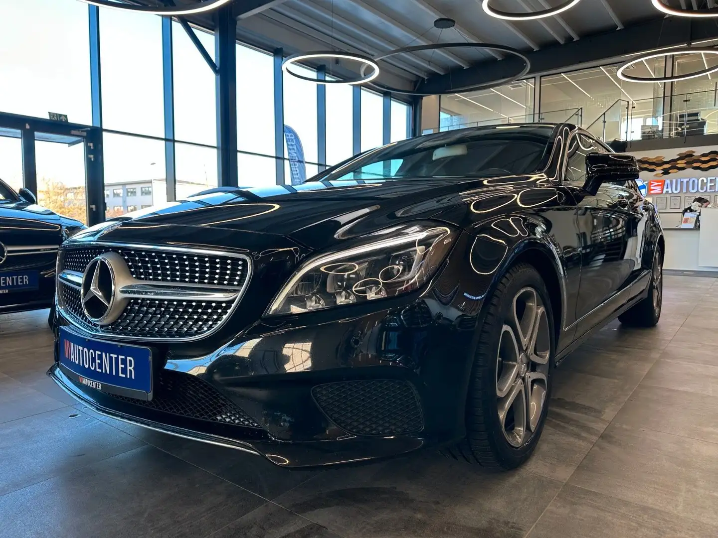 Mercedes-Benz CLS 350 *LED*AHK*KAMERA*NAVI*SHZ* Noir - 2