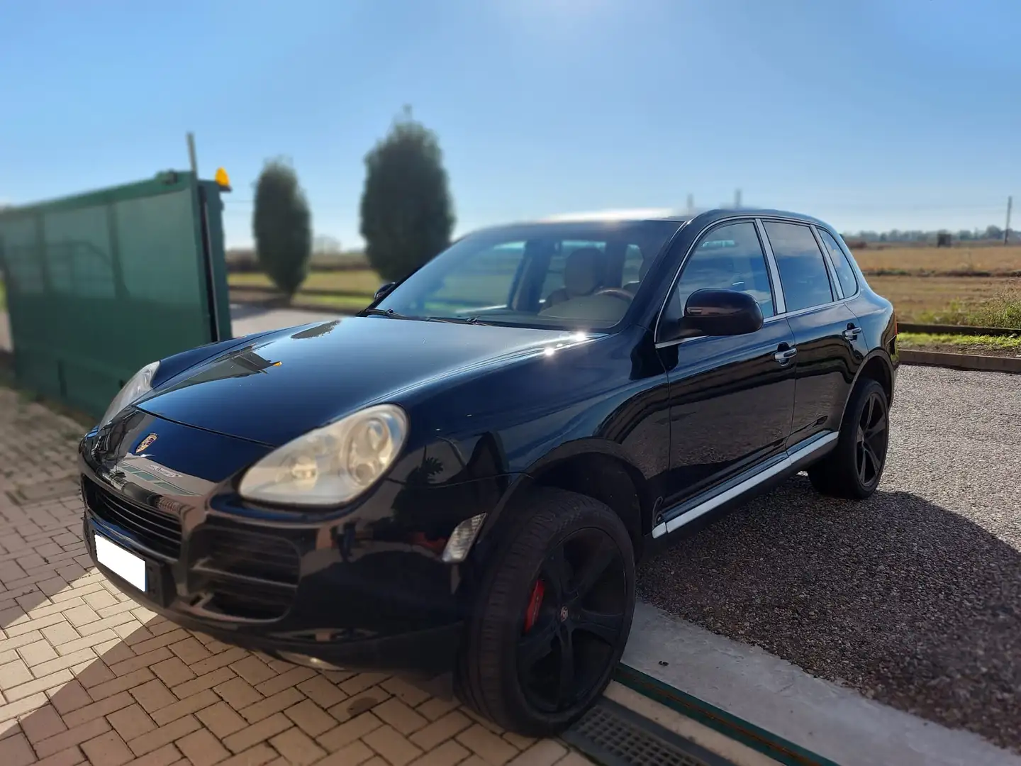 Porsche Cayenne CAYENNE 3.2 V6 250CV AUTOM. Noir - 2