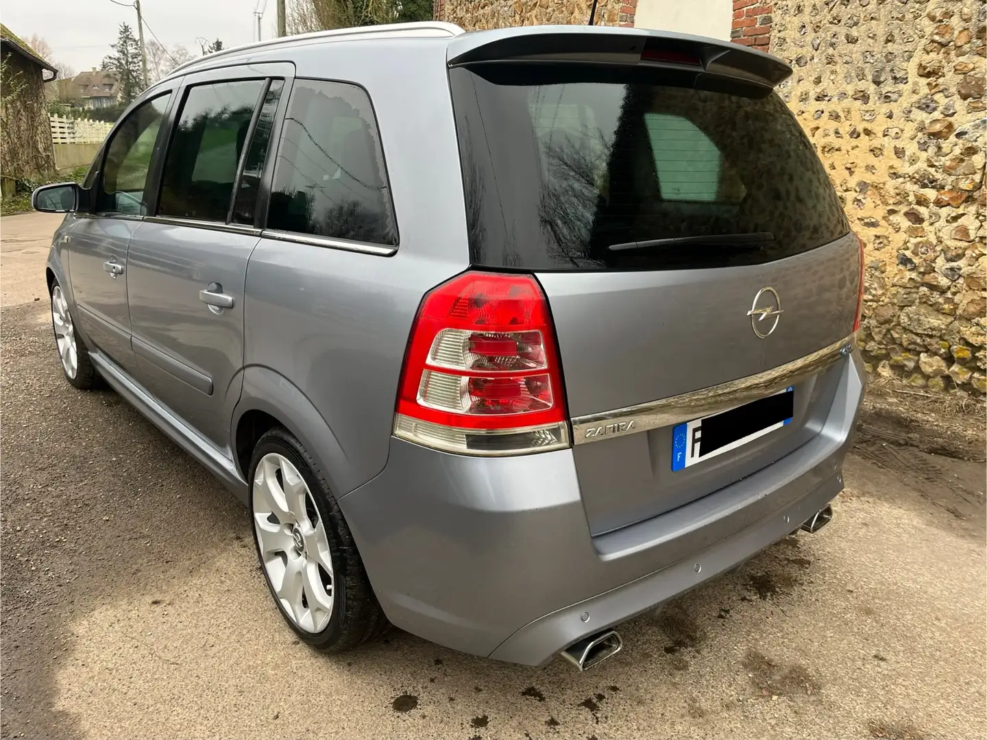 Opel Zafira 2.0 - 240 ch Turbo OPC - 2