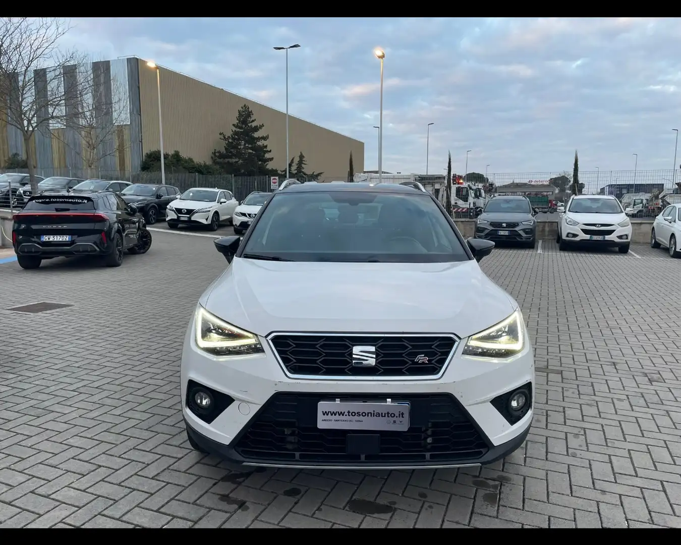 SEAT Arona 1.0 tgi FR 90cv Bianco - 2