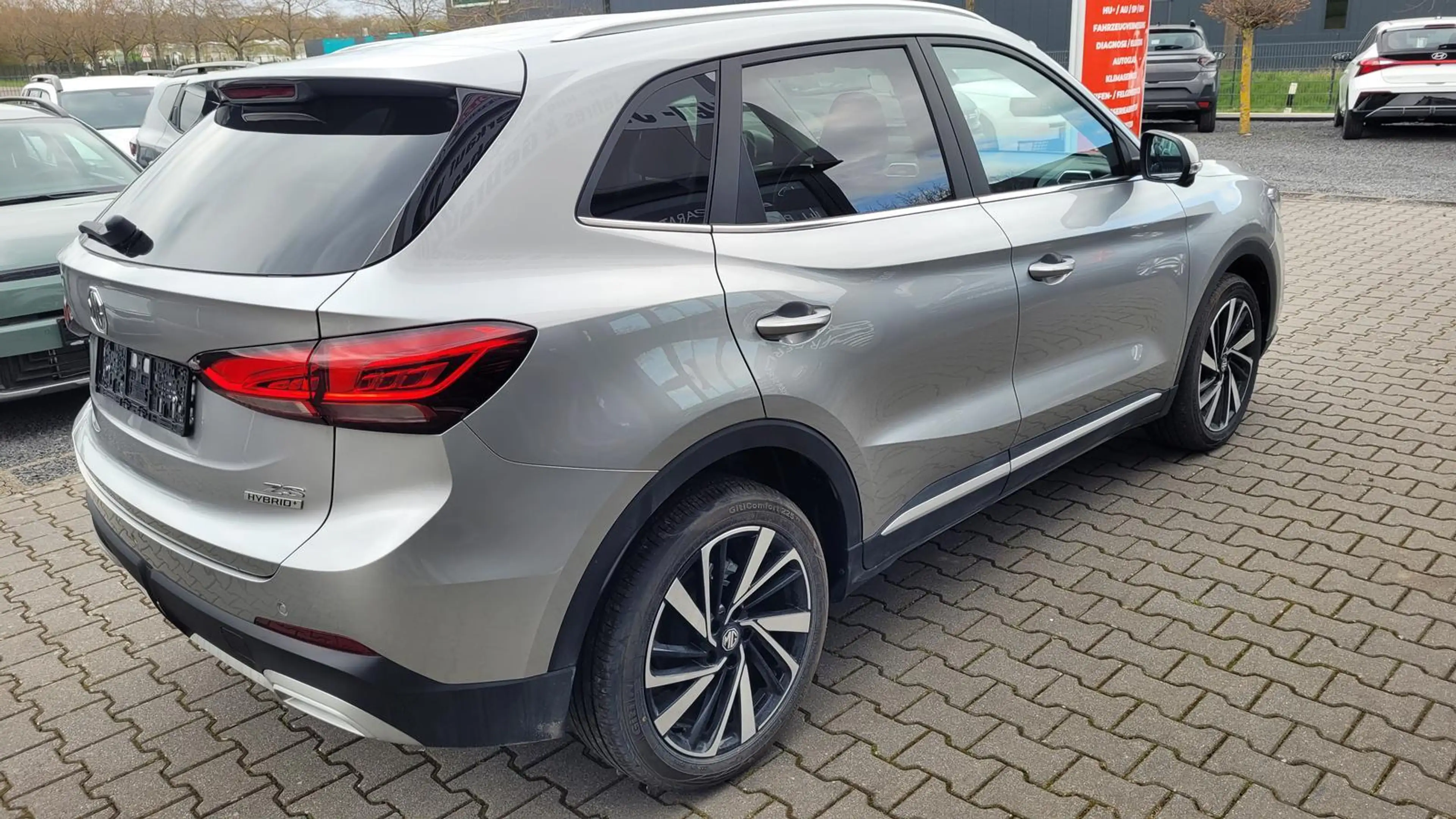 MG ZS 1.5 Hybrid+ 145 kW Luxury AT Luxury+Navi+SHZ+Ka... — photo 4