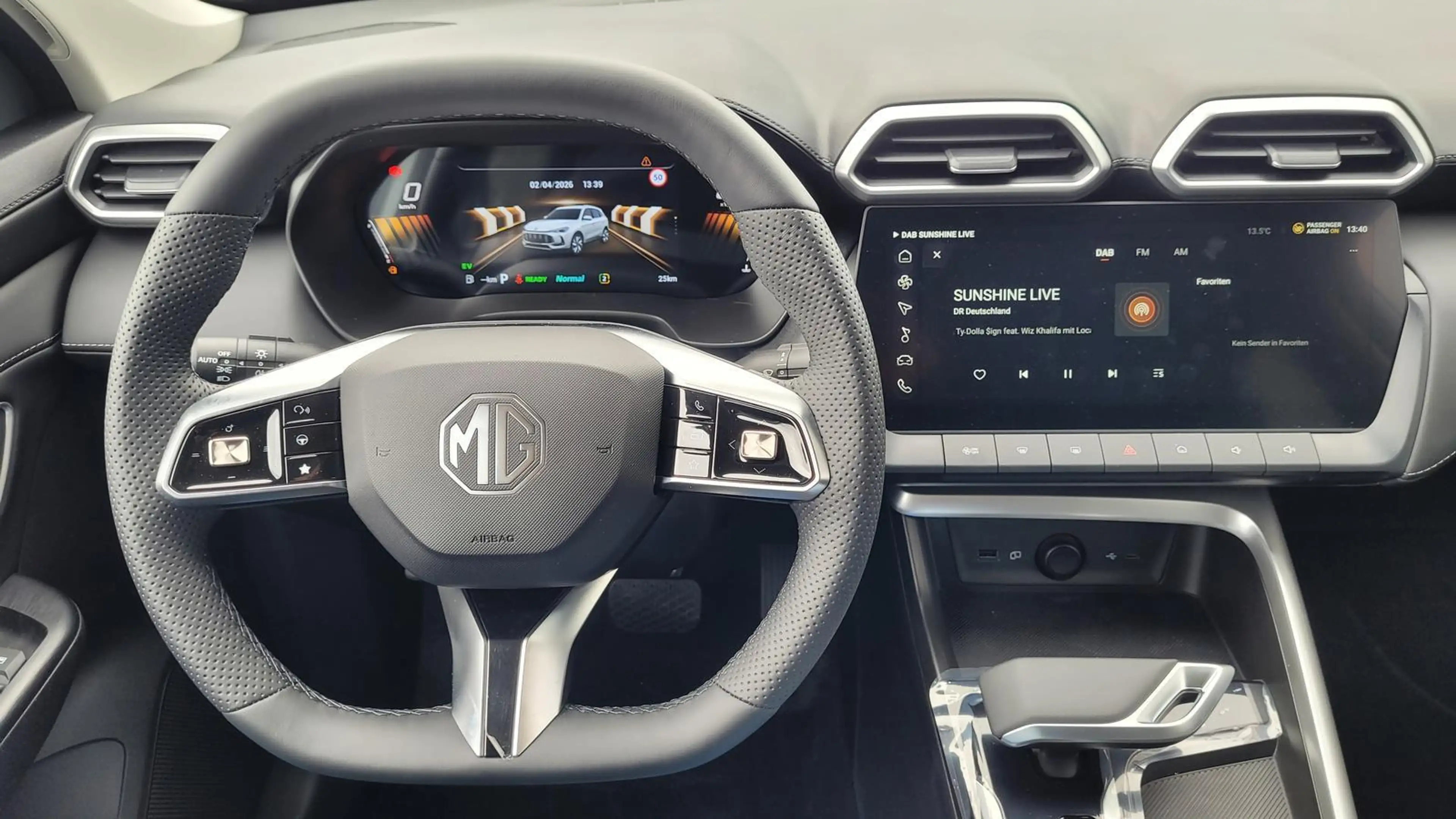 MG ZS 1.5 Hybrid+ 145 kW Luxury AT Luxury+Navi+SHZ+Ka... — photo 14