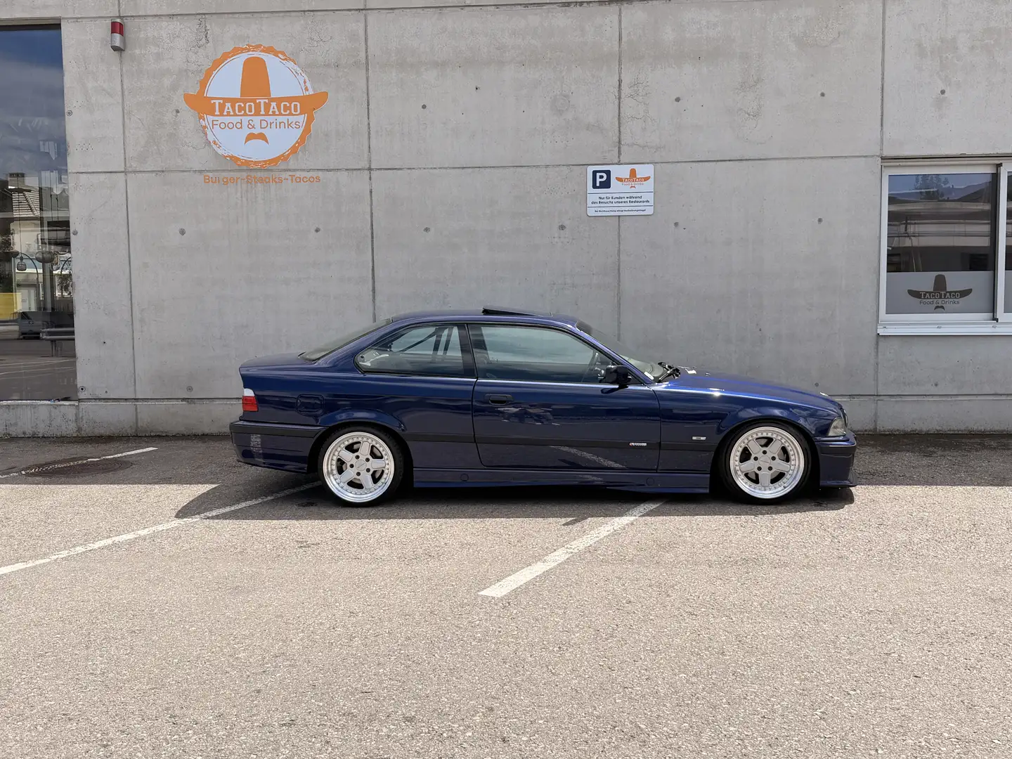 BMW 320 320i Coupé - 1
