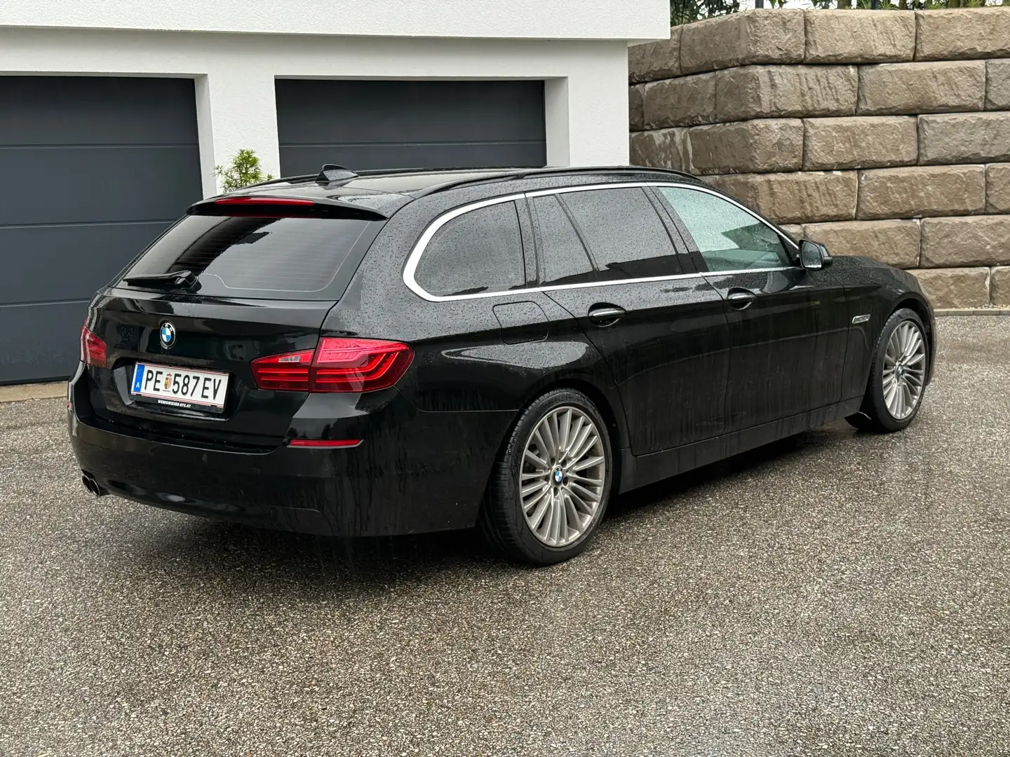 BMW 518 518d Touring Luxury Line Schwarz - 2