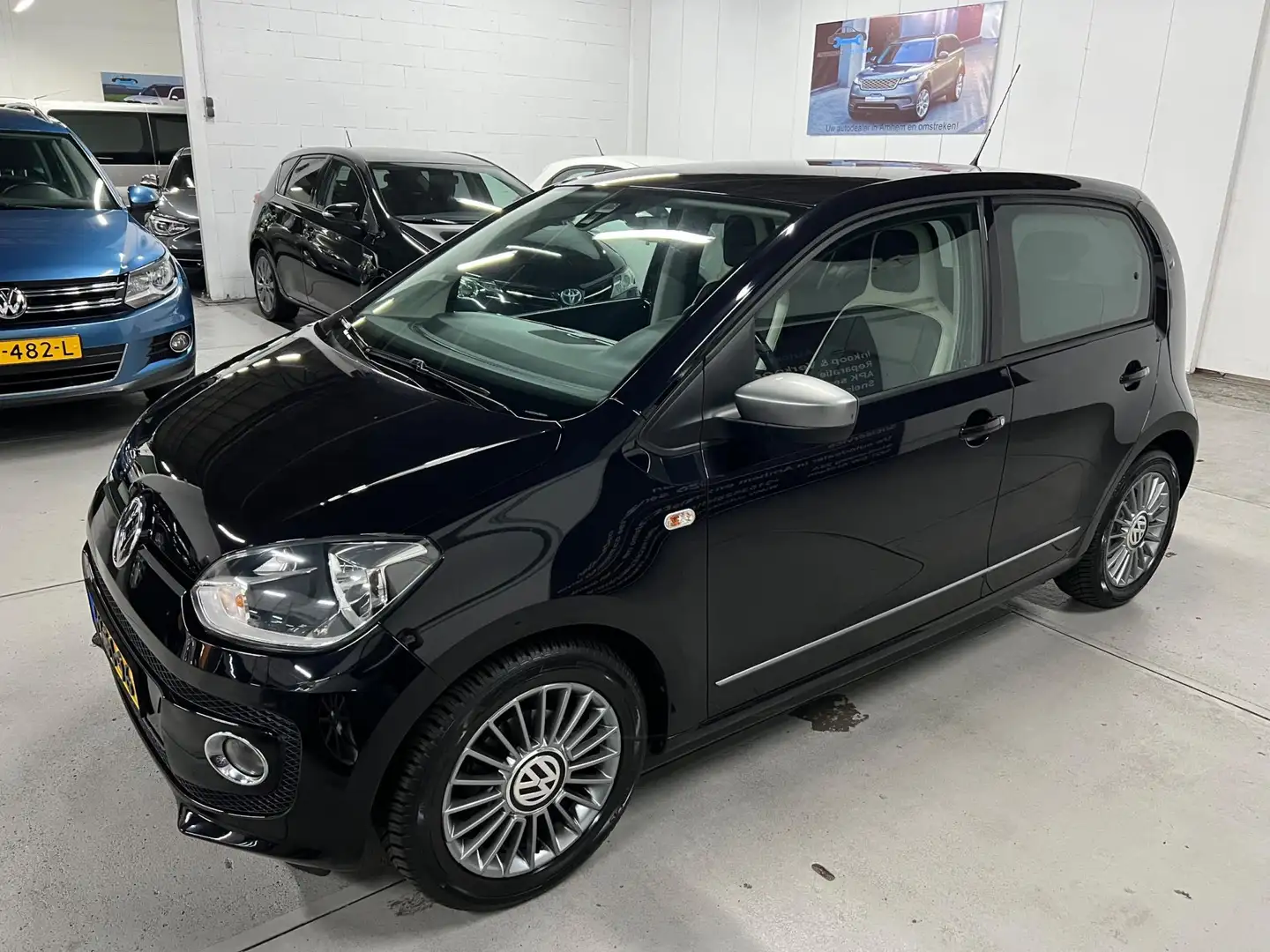 Volkswagen up! 1.0 cheer up! BlueMotion LEDER-ALCANTRA Noir - 2