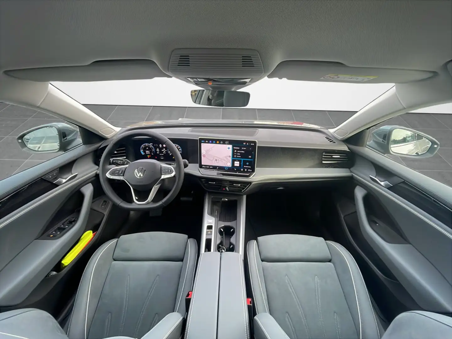 Volkswagen Passat Variant 2.0 TDI BUSINESS DSG+LED+NAV+ACC+APP+KAM Grau - 2