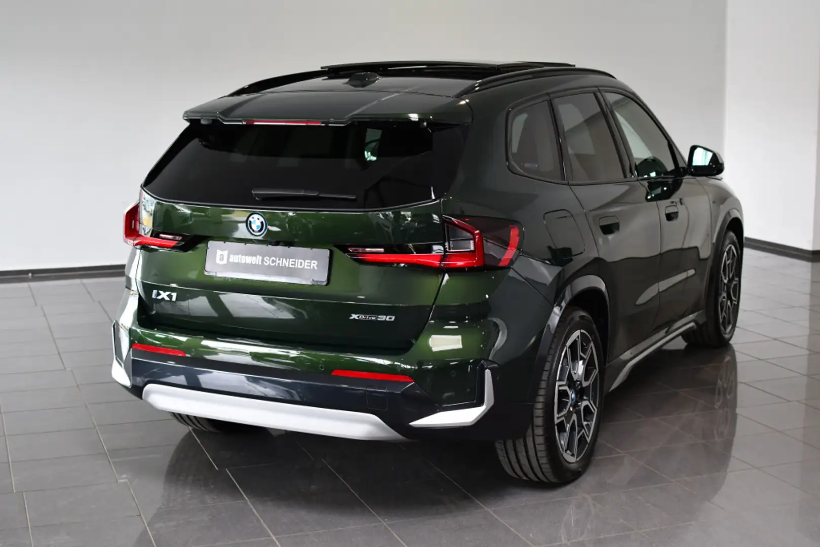 BMW X1 30 xDrive xLine Pano ACC H&K Travel-Paket - 2