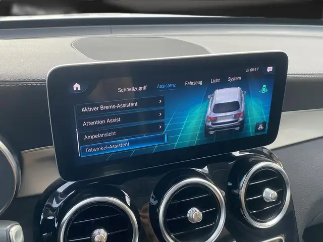 Mercedes-Benz GLC view 22