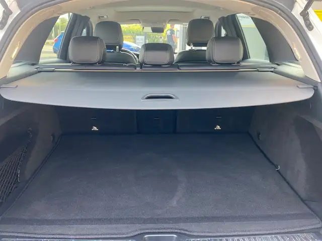 Mercedes-Benz GLC view 23