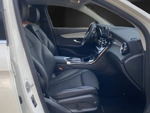 Mercedes-Benz GLC view 15