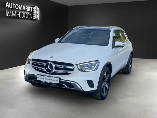 Mercedes-Benz GLC view 3