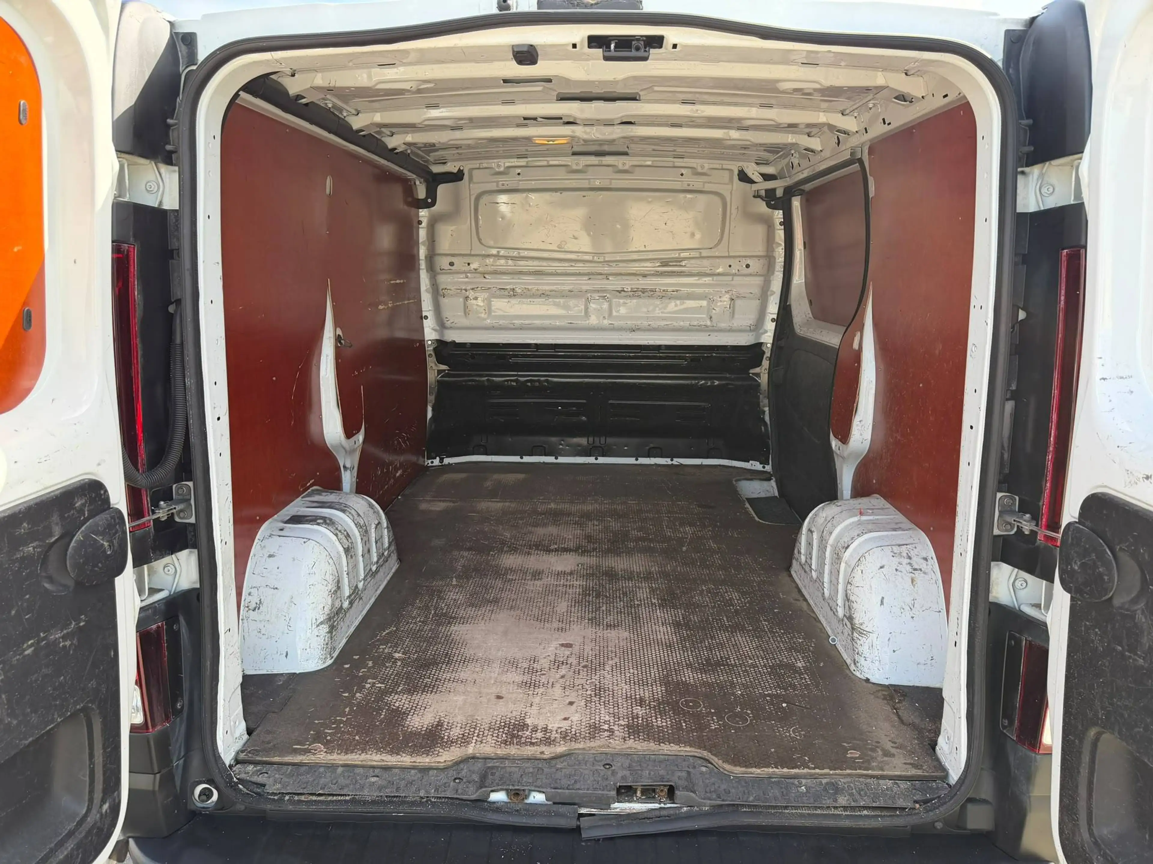 Opel Vivaro (Stock ID 05674) — photo 10