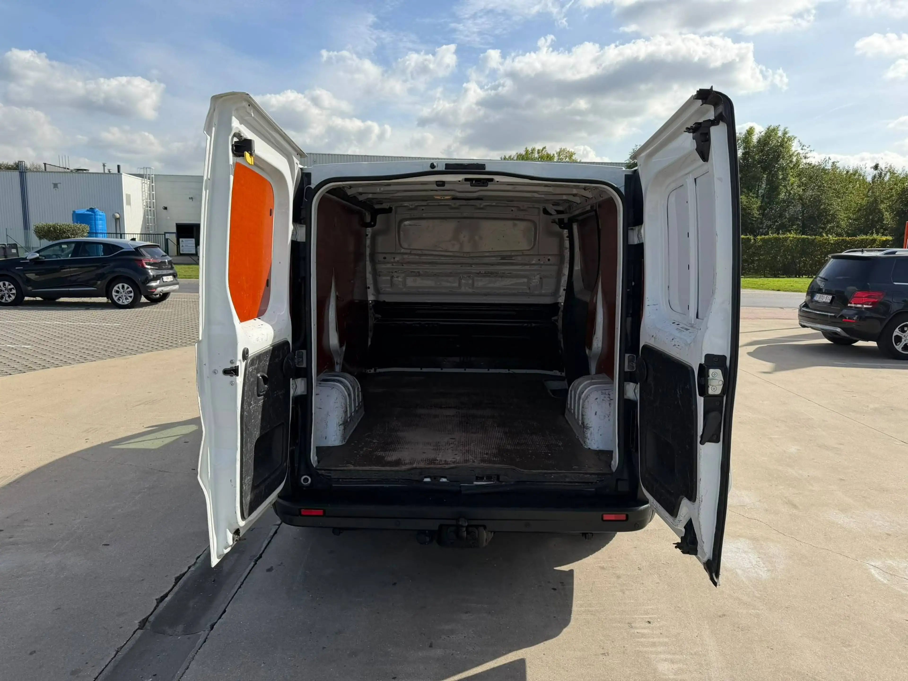 Opel Vivaro (Stock ID 05674) — photo 12