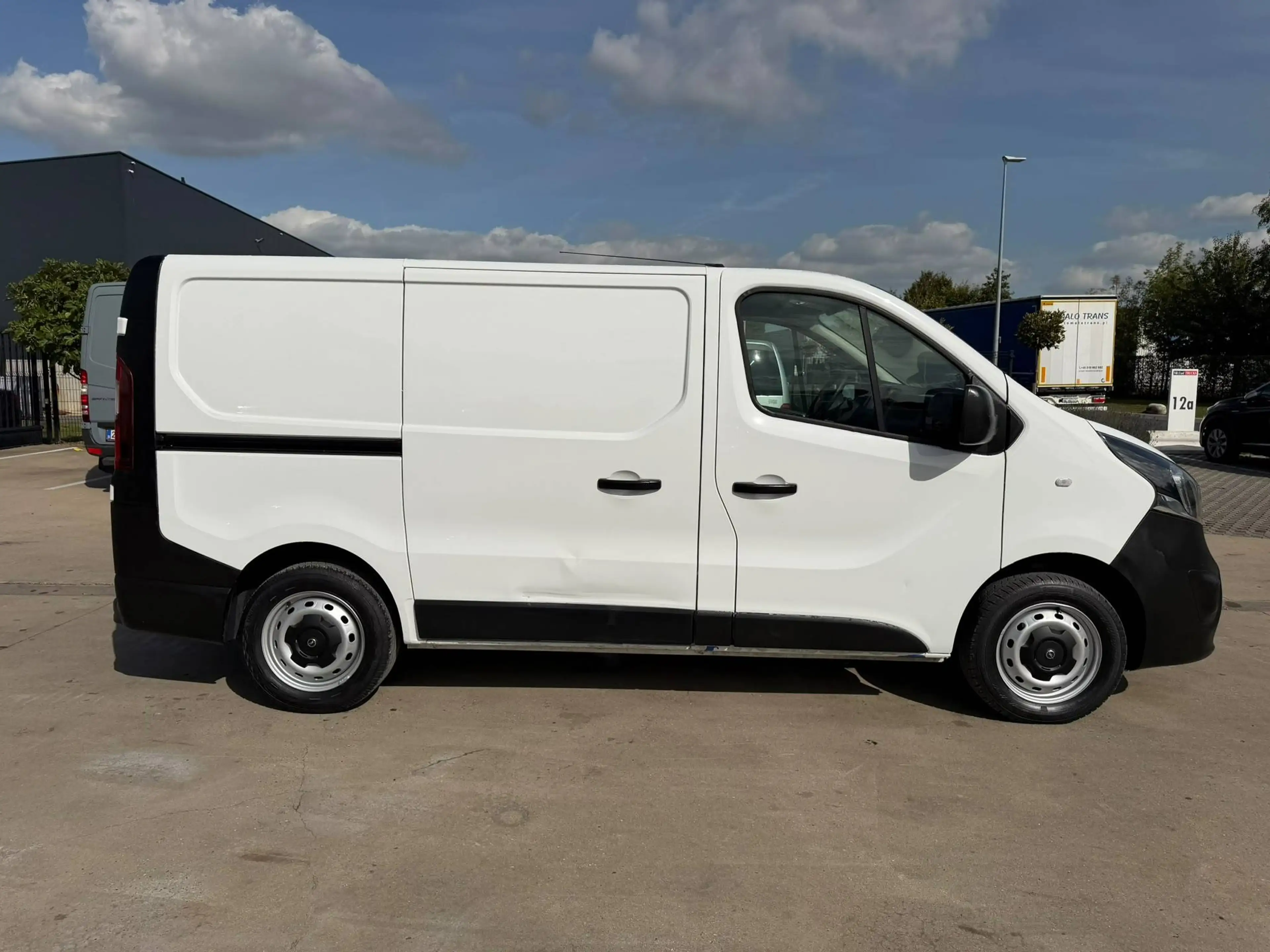 Opel Vivaro (Stock ID 05674) — photo 15