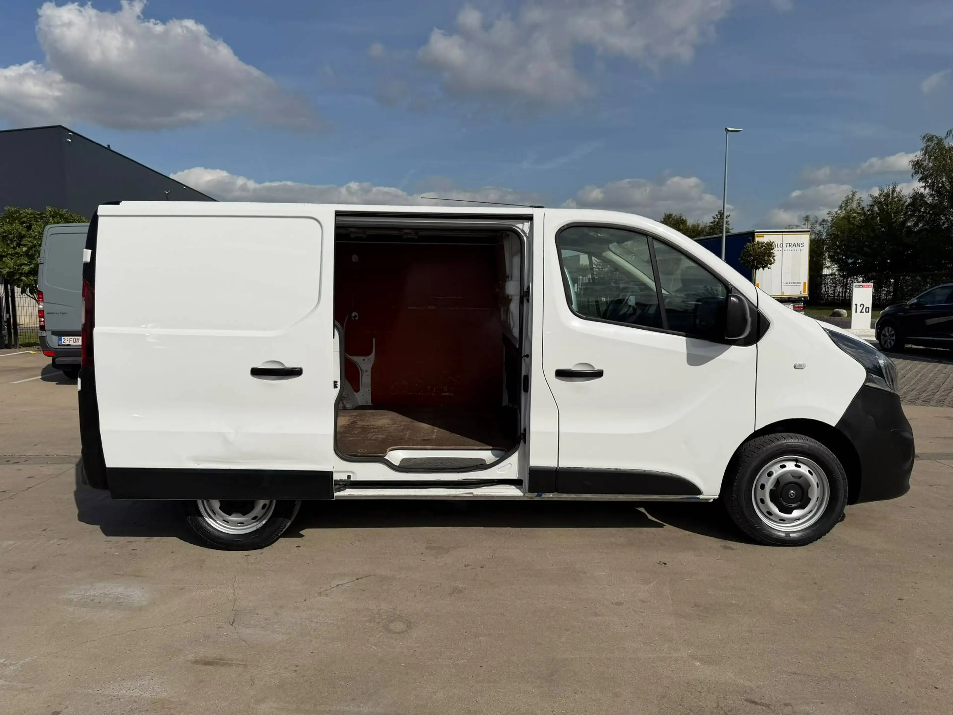 Opel Vivaro (Stock ID 05674) — photo 13