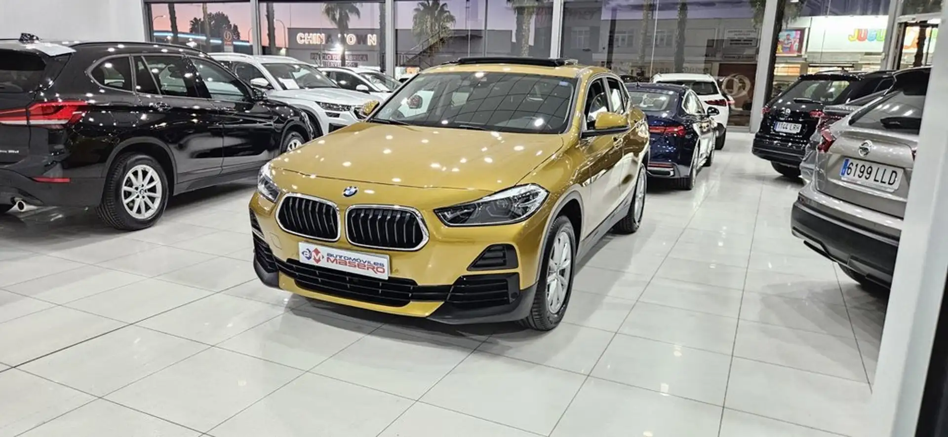BMW X2 sDrive 18dA Amarillo - 1