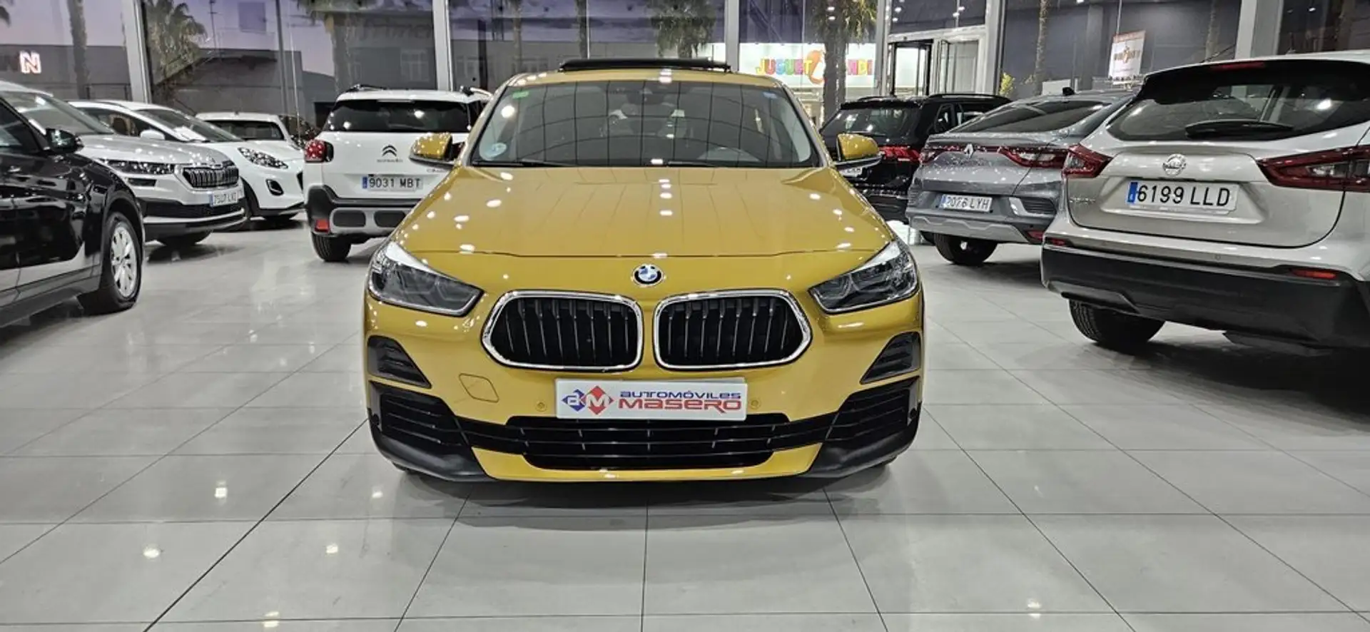 BMW X2 sDrive 18dA Amarillo - 2