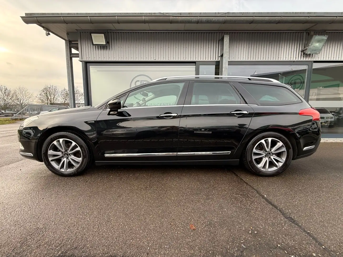 Citroen C5 Tourer Exclusive*1 Hand*Klima*LM*SHZ*Navi* Schwarz - 2