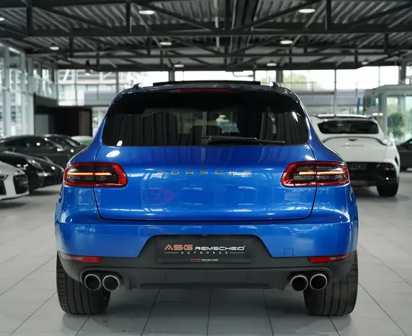 Porsche Macan view 10