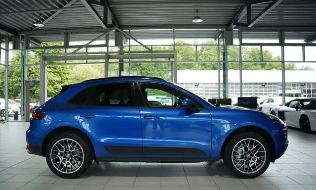 Porsche Macan view 7