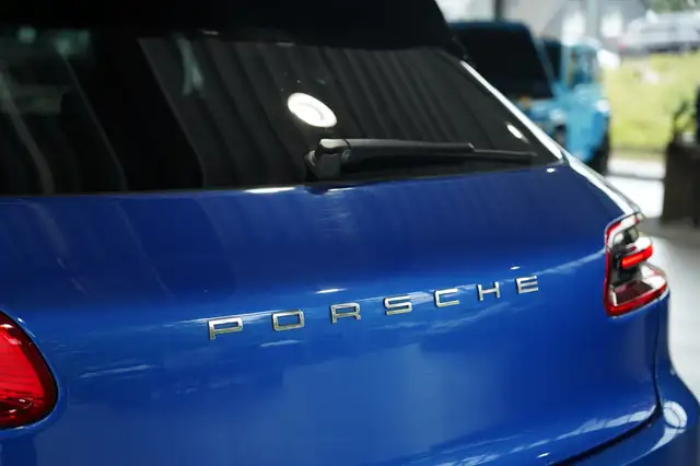 Porsche Macan view 14
