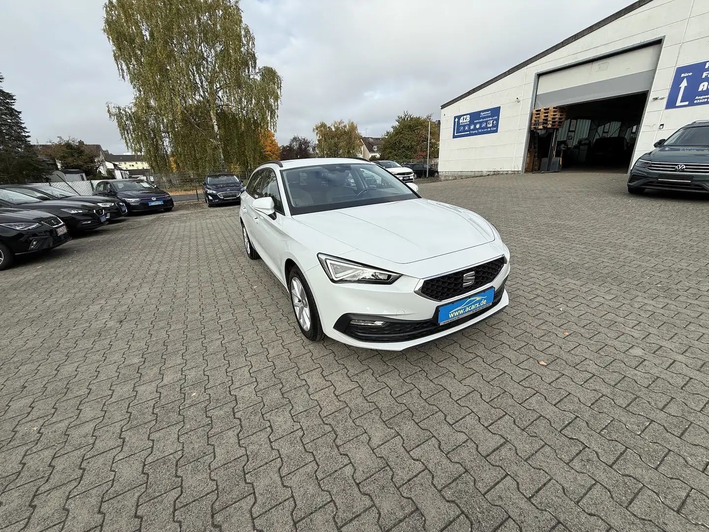 SEAT Leon Style 2,0 TDI Aut Navi LED ACC PDC SHA Alu16 E6 Blanc - 2