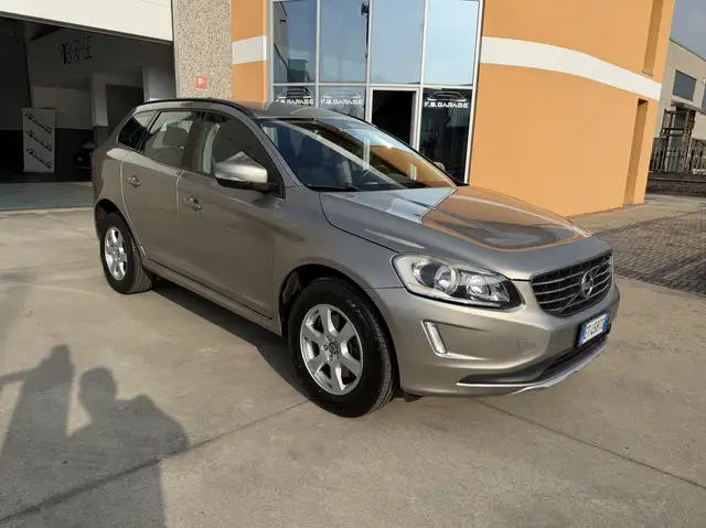 Volvo XC60 2.0 d3 Kinetic 136cv geartronic