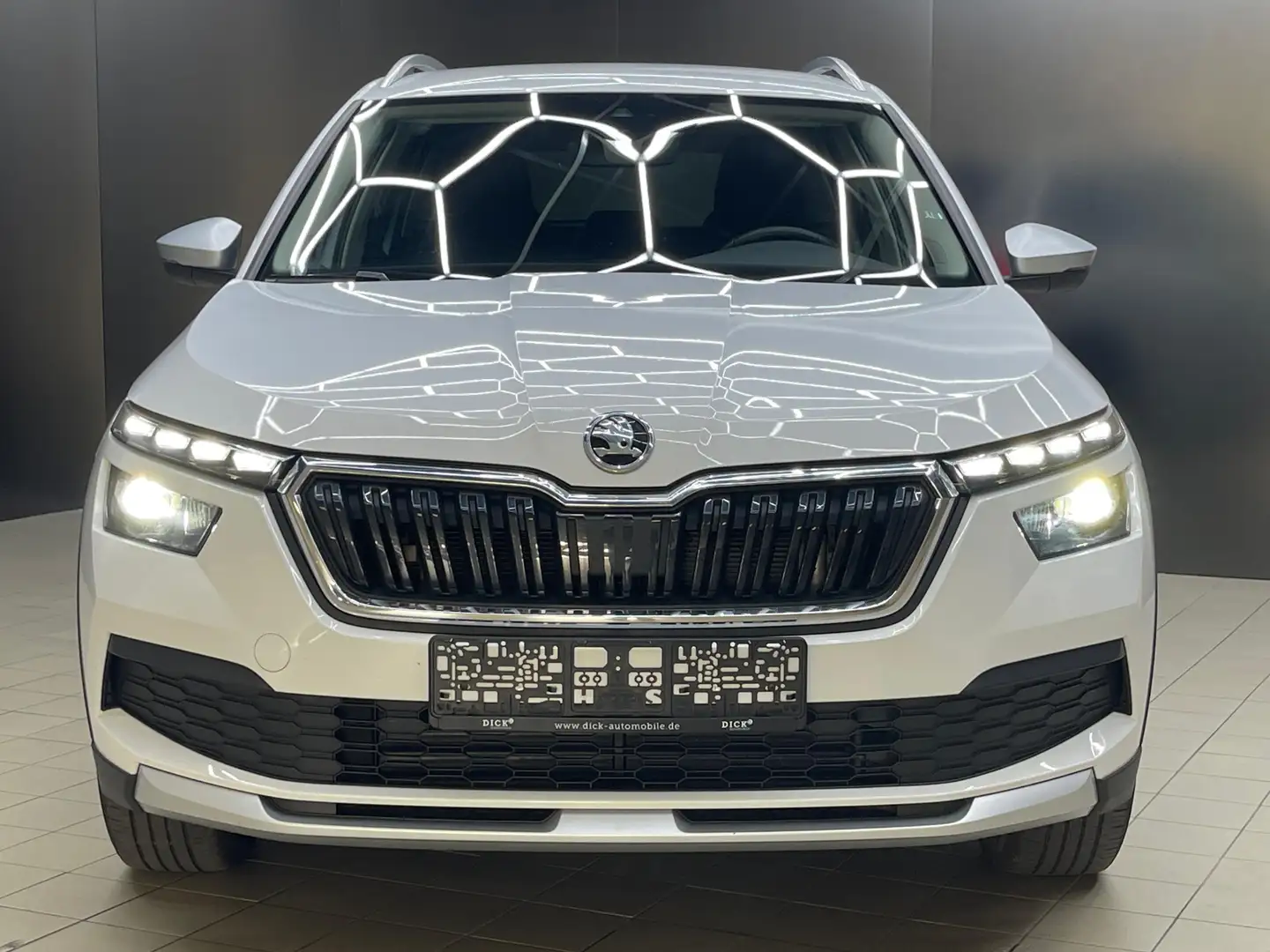 Skoda Kamiq Scoutline DSG LED+NAVI+SHZ+TEMP+PDC+AHK+ Blanc - 2