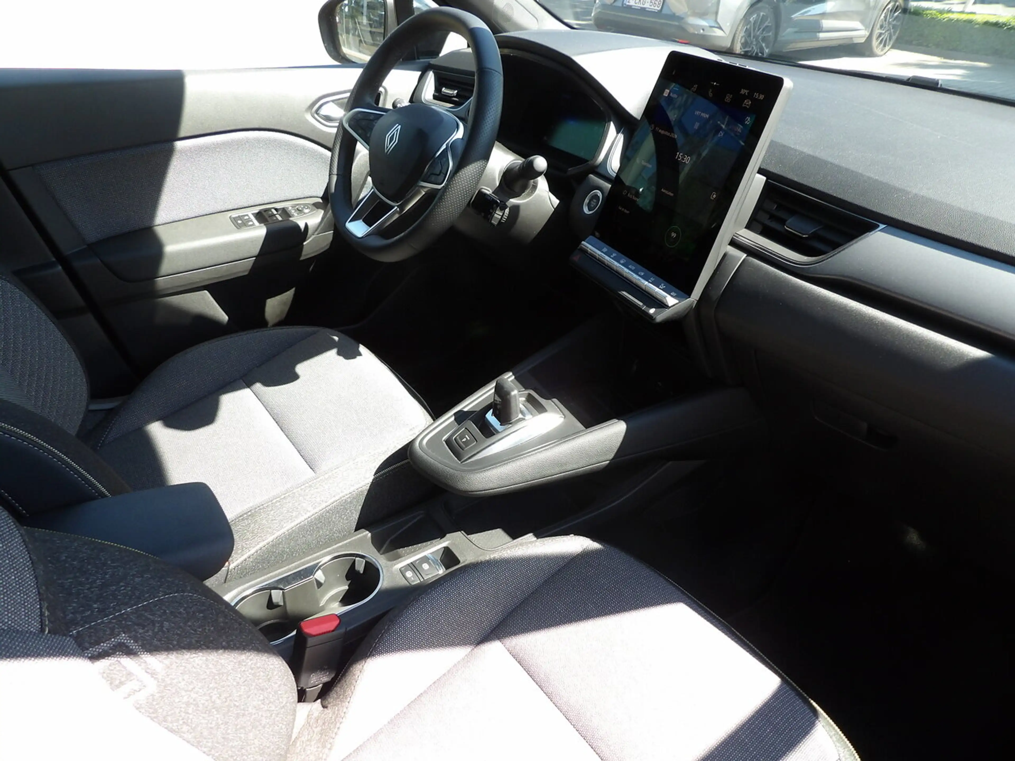 Renault Captur Techno Tce 140 EDC — photo 4