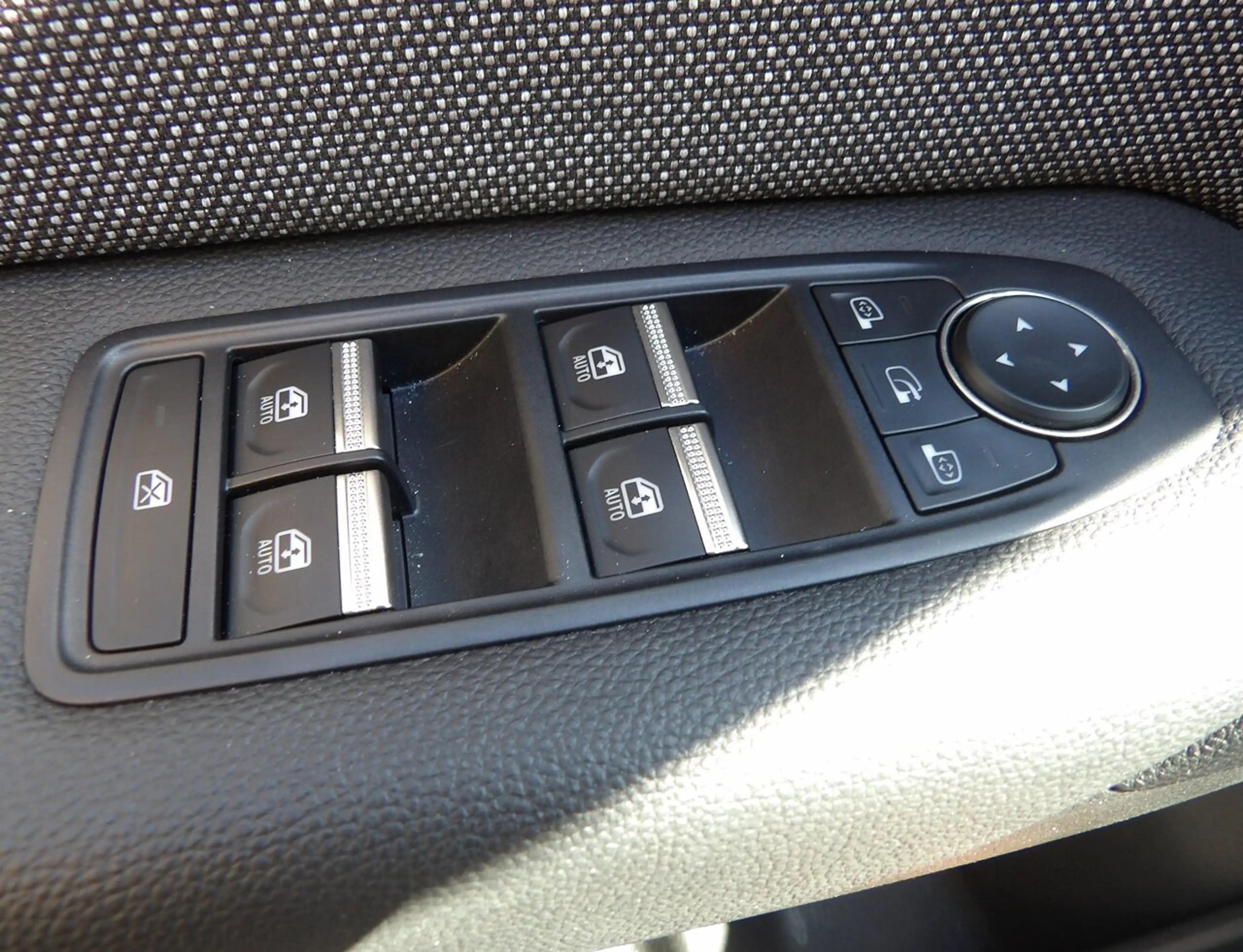 Renault Captur Techno Tce 140 EDC — photo 7