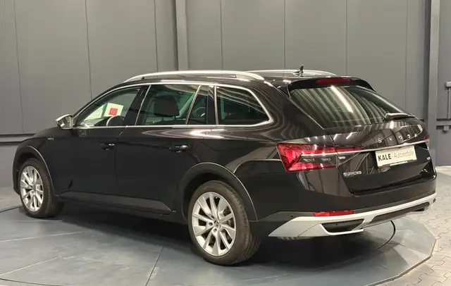 Skoda Superb view 4