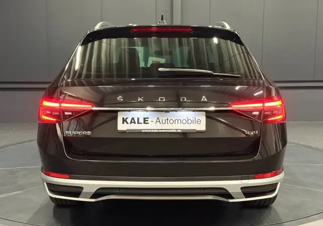 Skoda Superb view 6