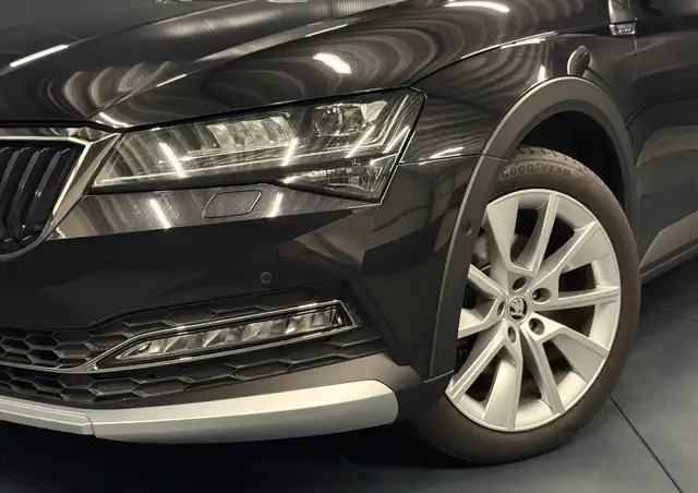 Skoda Superb view 2