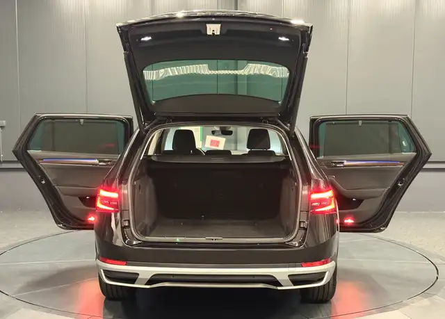 Skoda Superb view 7