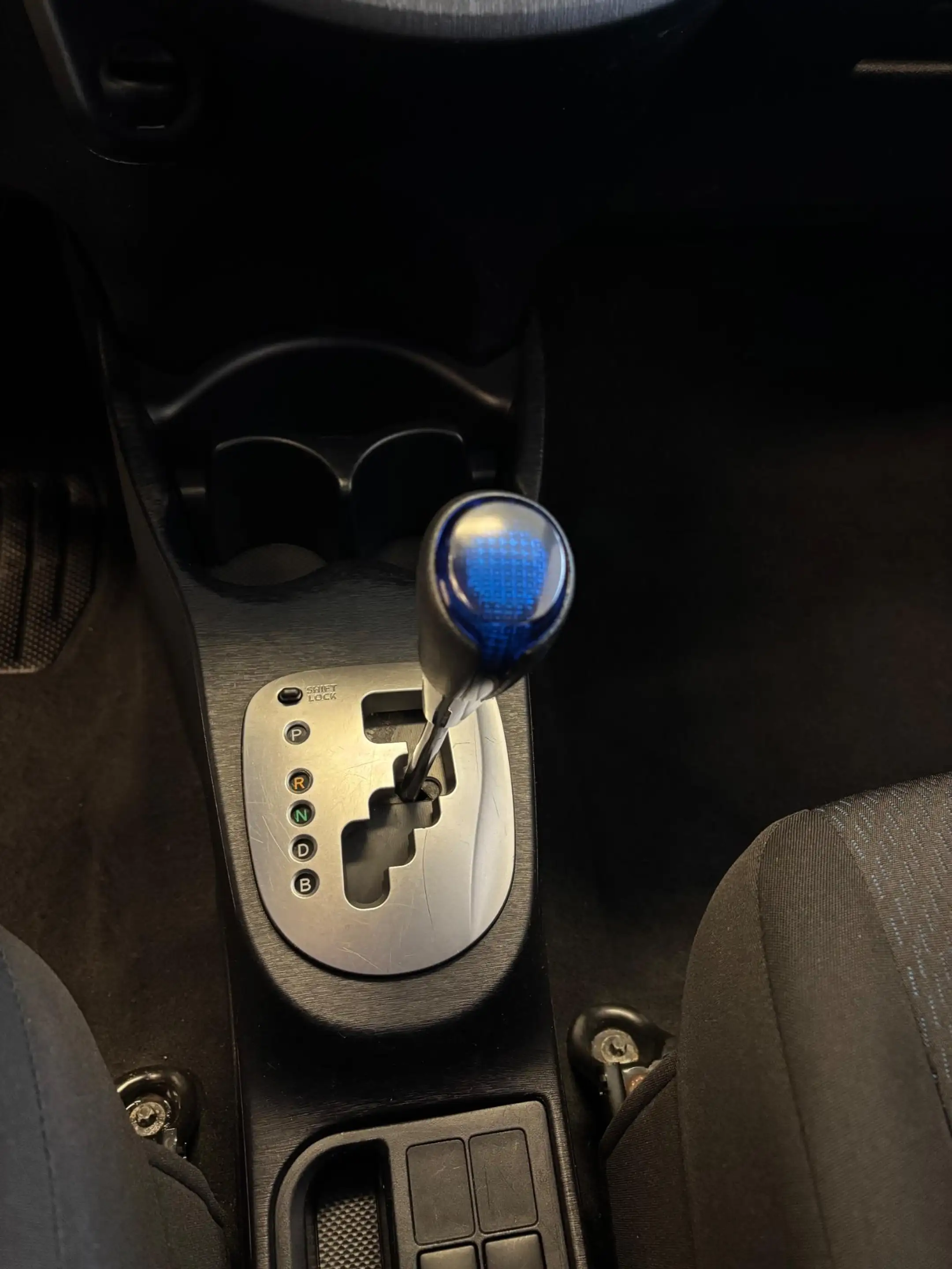 Toyota Yaris 1.5 HYBRID BLACK & WHITE AUTOMAAT 1:25 BI-TONE .CR — photo 16