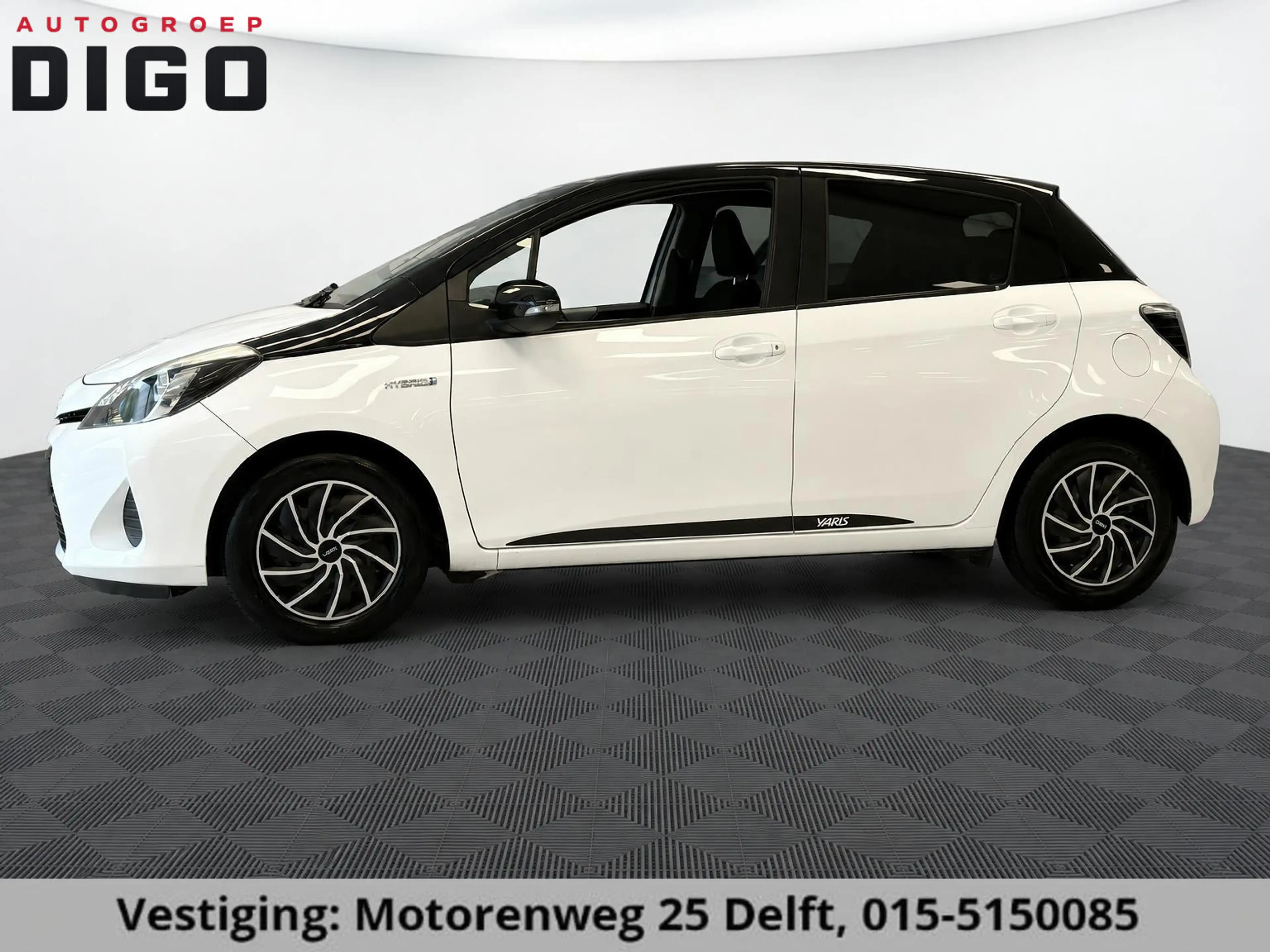 Toyota Yaris 1.5 HYBRID BLACK & WHITE AUTOMAAT 1:25 BI-TONE .CR — photo 7