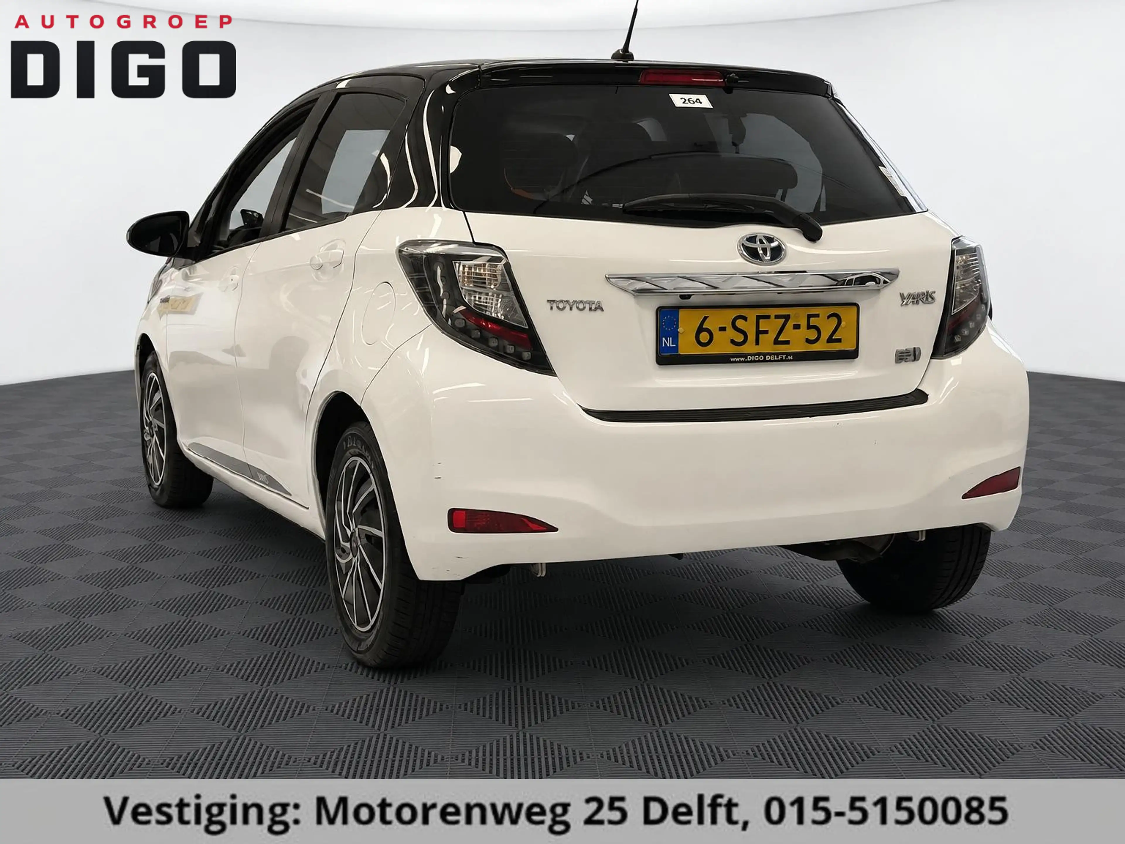 Toyota Yaris 1.5 HYBRID BLACK & WHITE AUTOMAAT 1:25 BI-TONE .CR — photo 8