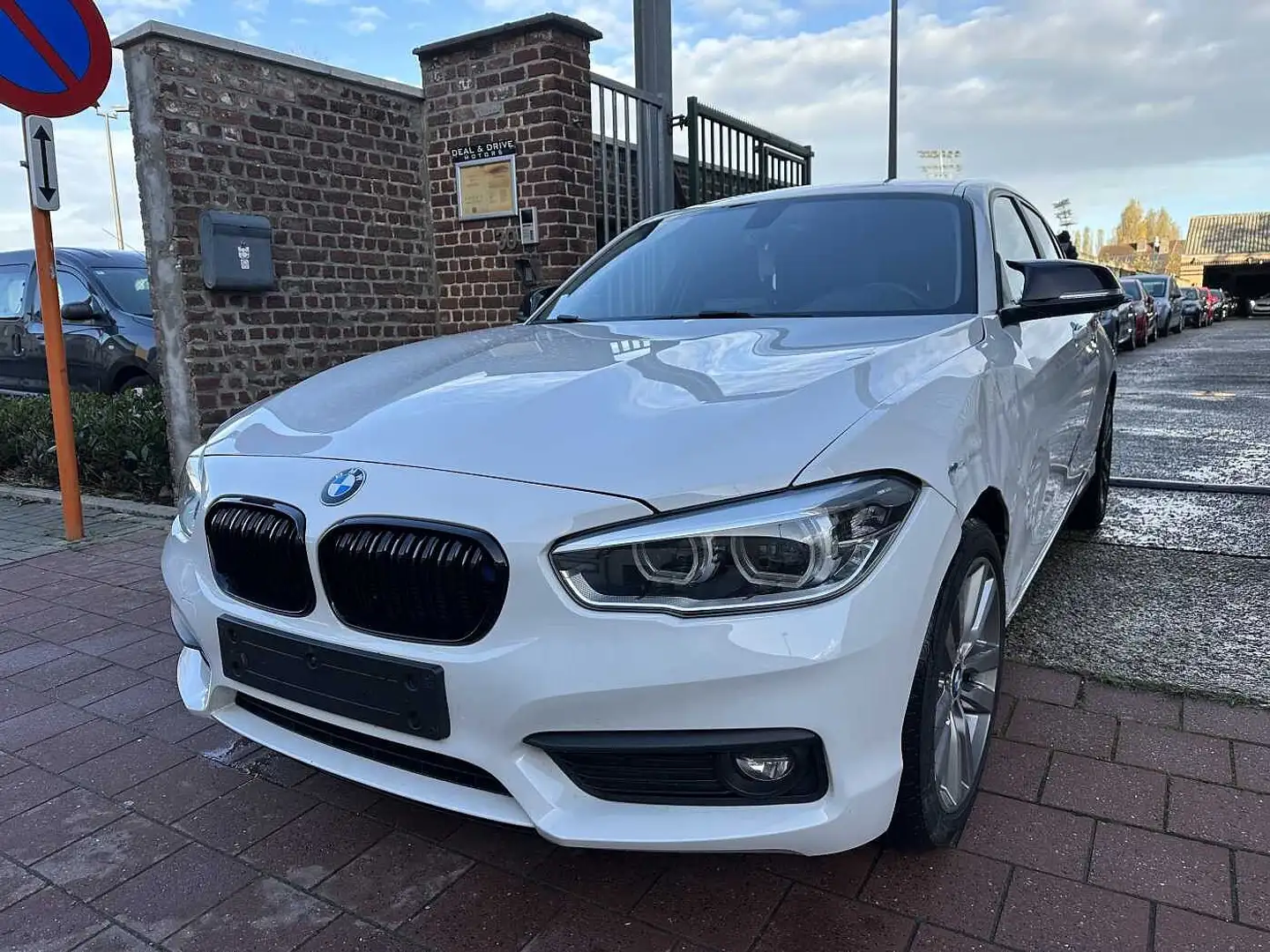 BMW 116 1.5 I MET 126DKM HANDELAARS & EXPORT Blanc - 1