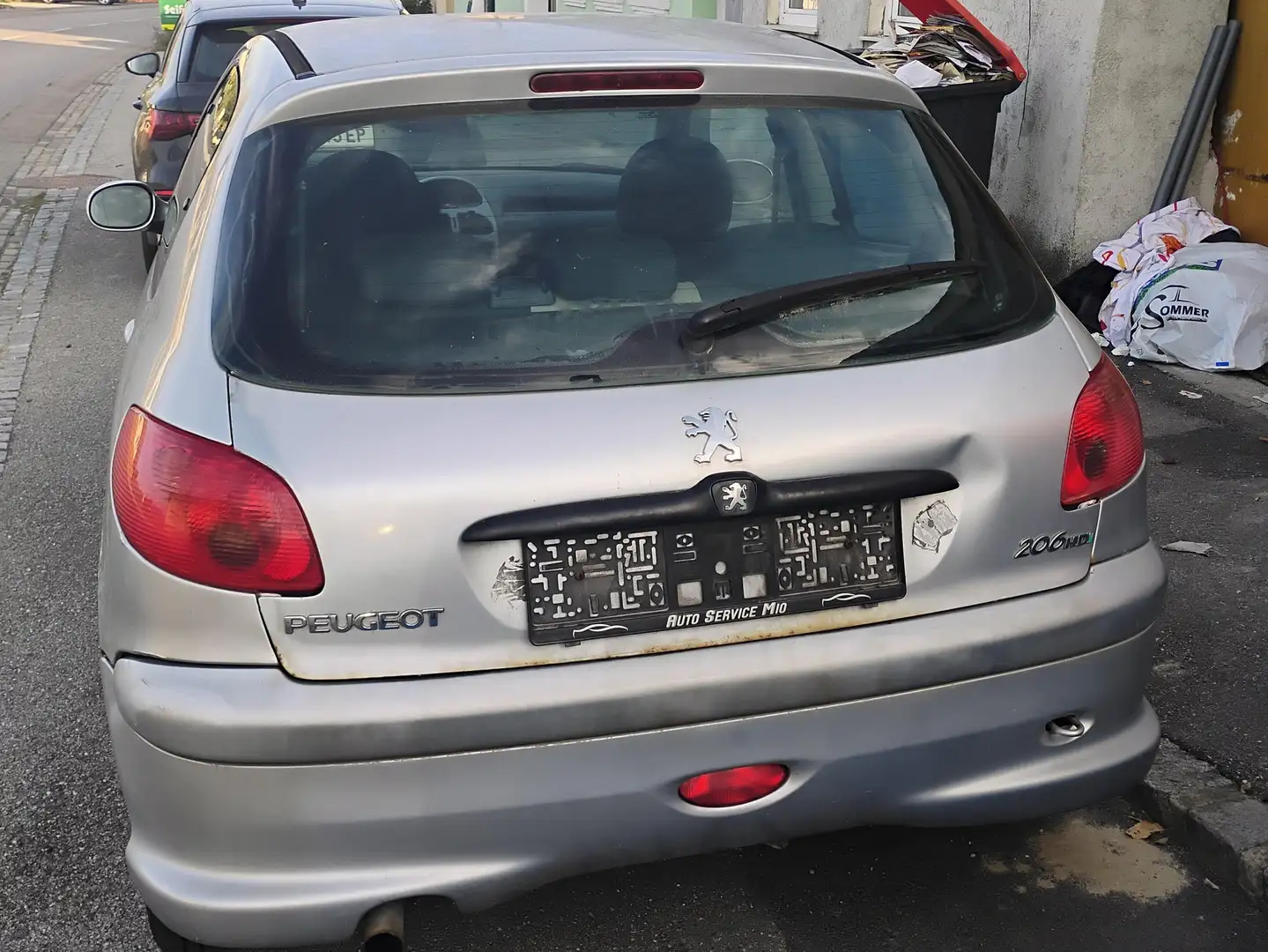 Peugeot 206 206 Junior 1,4 HDI 70 Junior Silber - 2